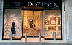 pilonas estamoteables de seguridad tienda dior