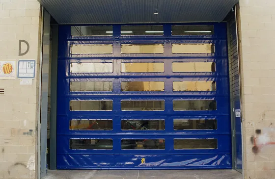 puerta apilable rapida instalada