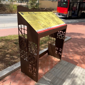 Atril acero corten Barcelona ciudad